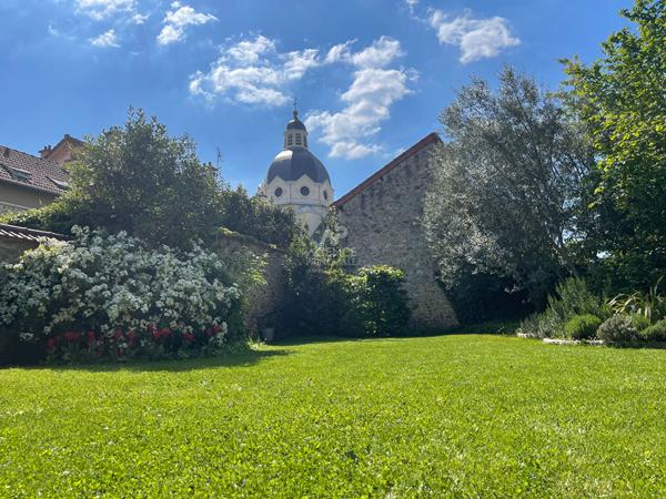 Versailles Rive-Droite Maison ancienne 10 pièces sur parcelle de 411 m² 2 790 000 € **  - Référence  27683
