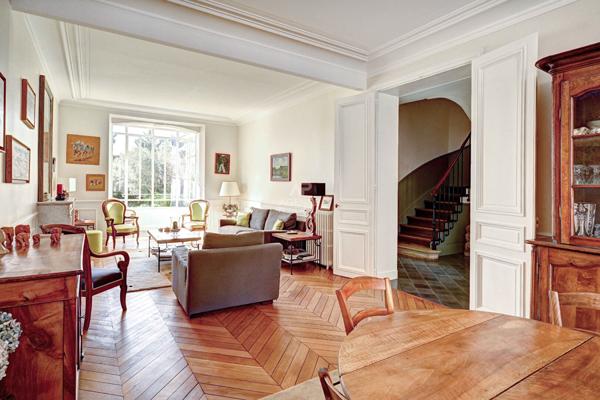 Versailles Rive-Droite Maison ancienne 10 pièces sur parcelle de 411 m² 2 790 000 € **  - Référence  27683