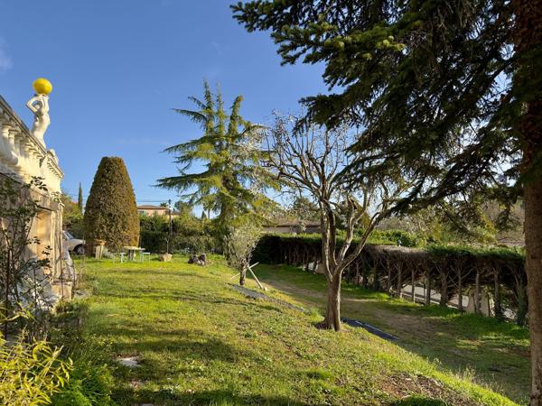 MAISON PROVENÇALE DE PLAIN PIED AU CALME ABSOLU