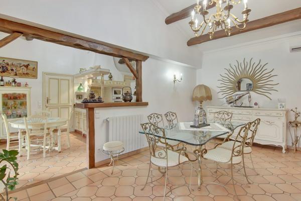 MAISON PROVENÇALE DE PLAIN PIED AU CALME ABSOLU