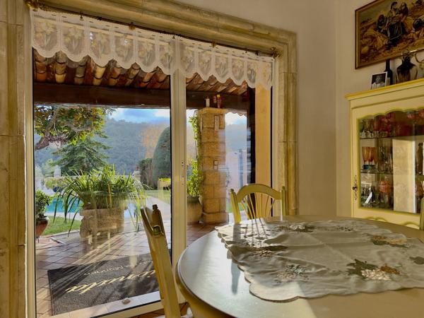 MAISON PROVENÇALE DE PLAIN PIED AU CALME ABSOLU