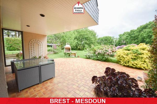 A VENDRE MAISON D’ARCHITECTE DE 248 M² – 5 CHAMBRES - JARDIN SANS VIS-VIS DE 2300 M² - GARAGE DE 41 M² - CHAUFFAGE AU SOL - VMC DOUBLE FLUX- DPE C