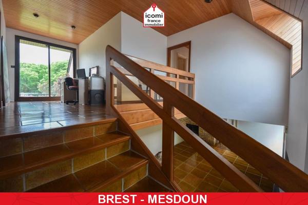 A VENDRE MAISON D’ARCHITECTE DE 248 M² – 5 CHAMBRES - JARDIN SANS VIS-VIS DE 2300 M² - GARAGE DE 41 M² - CHAUFFAGE AU SOL - VMC DOUBLE FLUX- DPE C
