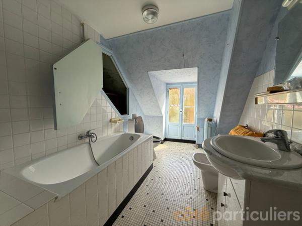 Vente Maison118,22 m² - 7 Pièces - SAINT AMAND MONTROND (18200)