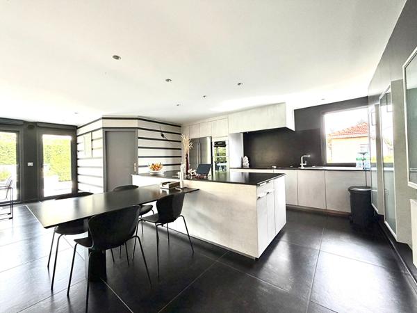 Villa contemporaine d'exception de 300 m² à Sorbiers