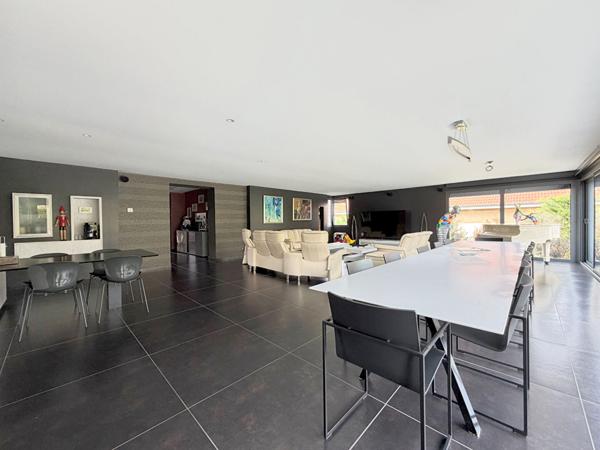 Villa contemporaine d'exception de 300 m² à Sorbiers