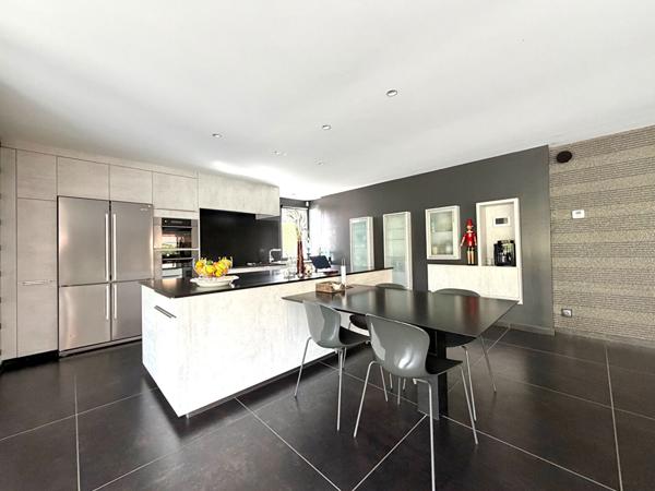 Villa contemporaine d'exception de 300 m² à Sorbiers