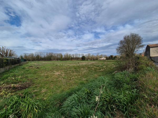 Terrain de 1203m² à 42105€ HAI, FRONTENAY ROHAN ROHAN (79)