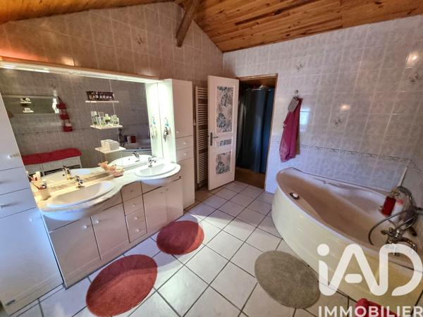Maison à vendre 6 pièces 182 m² Thénezay