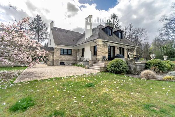 Demeure d’exception de 350 m² avec accès direct au golf