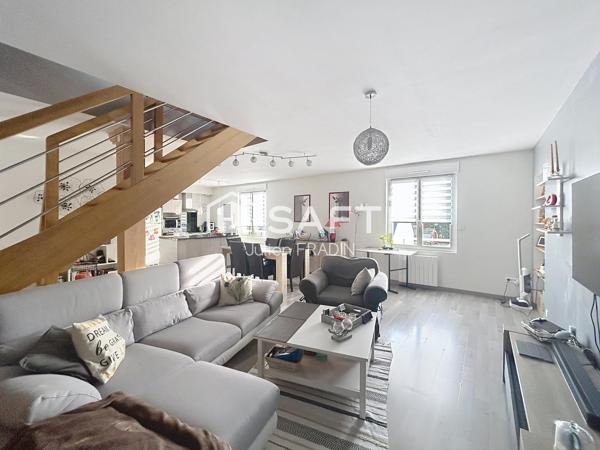 Rare sur le marché ! Maison 4 chambres avec un plateau de 150 m² exploitable en rez-de chaussée !