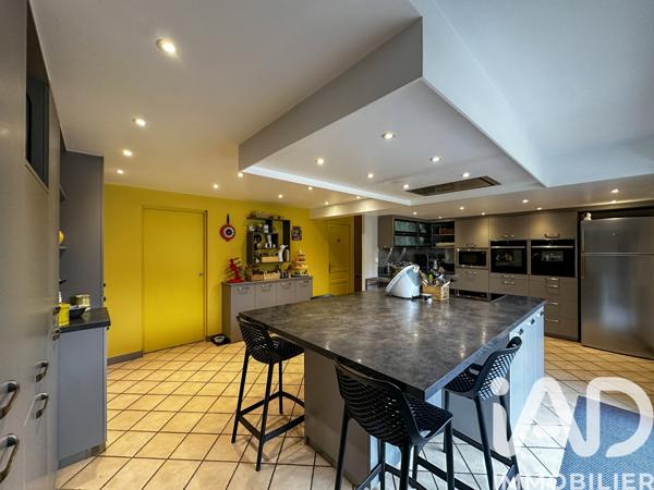 Maison à vendre 10 pièces 370 m² Le Neubourg