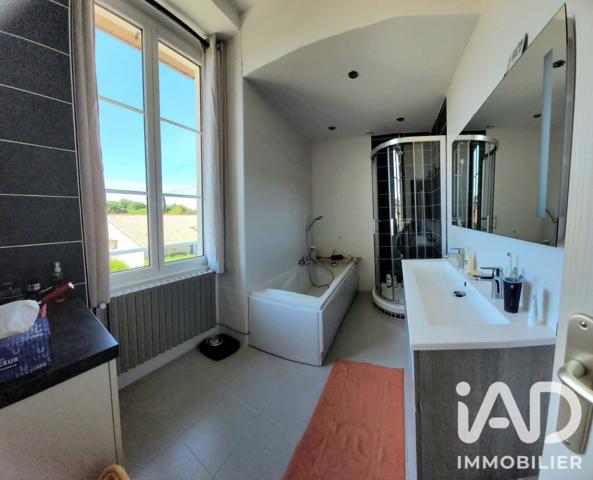 Maison à vendre 7 pièces 206,13 m² Béruges