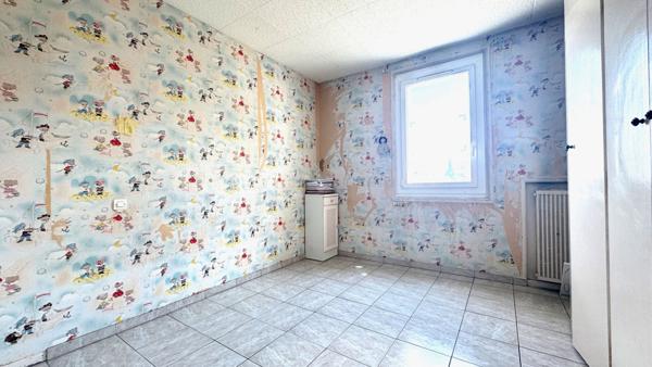 Appartement Corbeil Essonnes 5 pièce(s) 99.8 m2 - DPE C - PARKING - CAVE