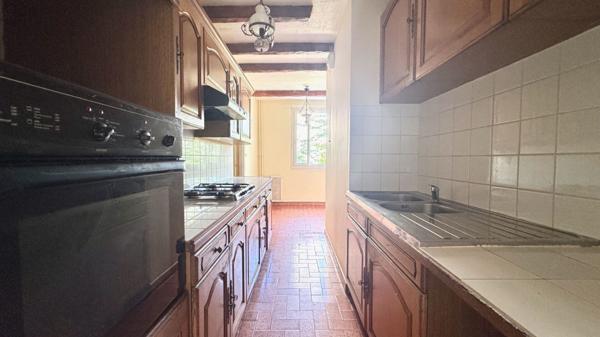 Appartement Corbeil Essonnes 5 pièce(s) 99.8 m2 - DPE C - PARKING - CAVE