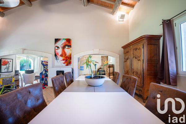 Maison à vendre 7 pièces 385,12 m² Entraigues-sur-la-Sorgue