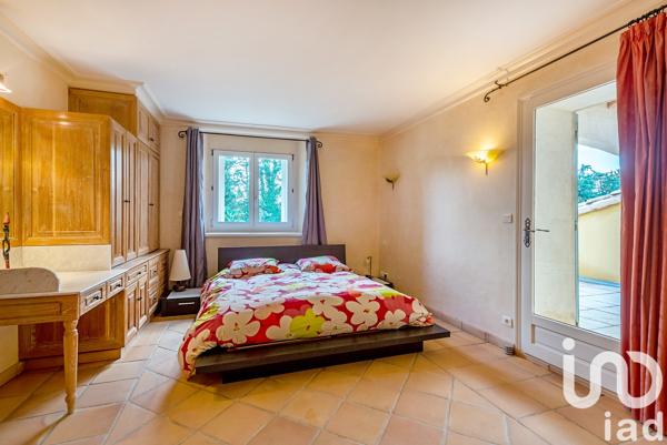 Maison à vendre 7 pièces 385,12 m² Entraigues-sur-la-Sorgue