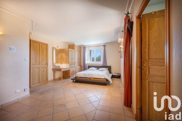 Maison à vendre 7 pièces 385,12 m² Entraigues-sur-la-Sorgue