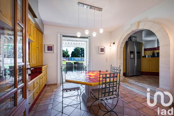 Maison à vendre 7 pièces 385,12 m² Entraigues-sur-la-Sorgue