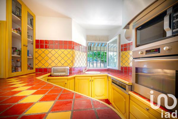 Maison à vendre 7 pièces 385,12 m² Entraigues-sur-la-Sorgue