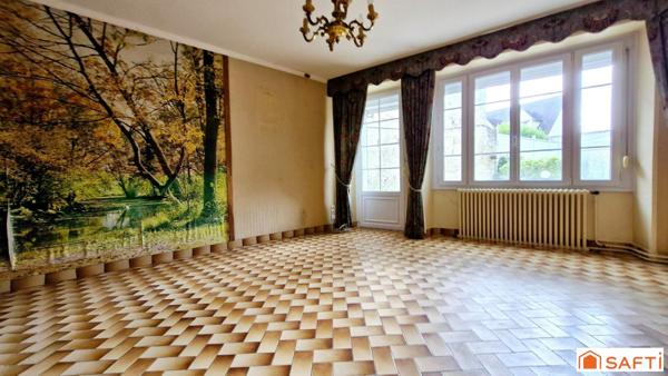 MAISON DE VILLAGE EN PIERRE AVEC 200 M² STOCKAGE