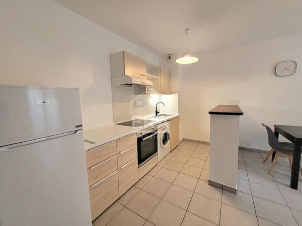 LOCATION ou COLOCATION MEUBLEE - PAU  : Appartement T3 de 55 m² avec parking et balcon