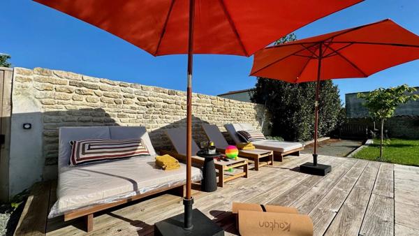 Une demeure de rêve, un village secret.