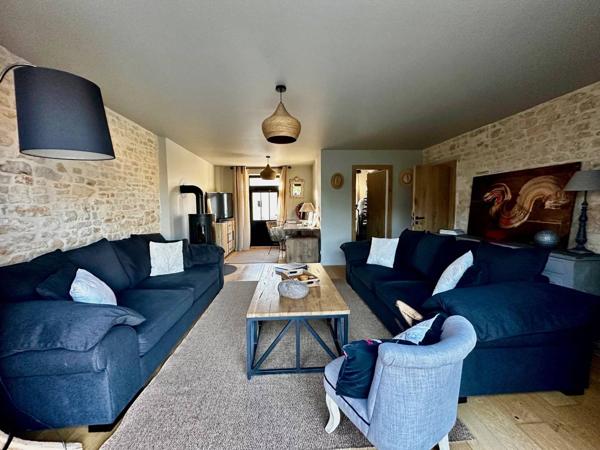 Une demeure de rêve, un village secret.