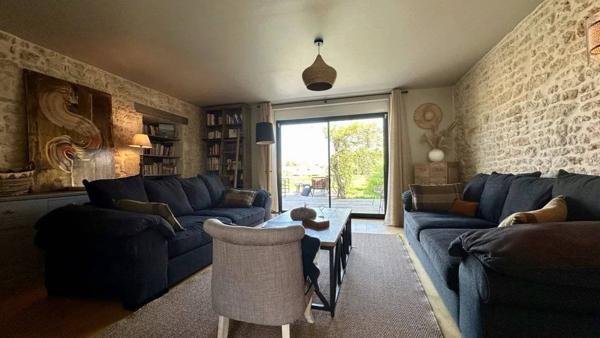 Une demeure de rêve, un village secret.