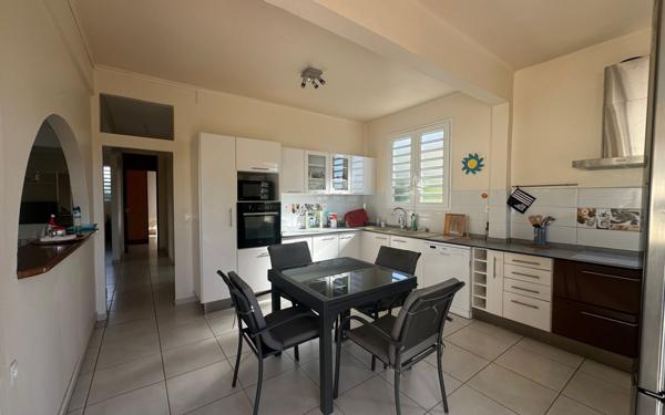 Maison à louer    5 pièces •  Fort-de-France