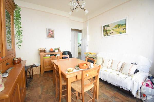 Maison à vendre  5 pièces - 118,49 m 2   ABREST  - 03