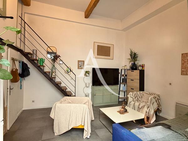MONTPELLIER - QUARTIER CLÉMENCEAU - ENSEMBLE IMMOBILIER - 2 STUDIOS MEZZANINE LOUÉS + COUR PRIVATIVE + GARAGE LIBRE - REVENU ANNUEL BRUT 13 440 € HORS CHARGES.