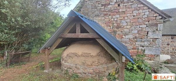 Maison en pierres 3 ch - dépendances four à pain