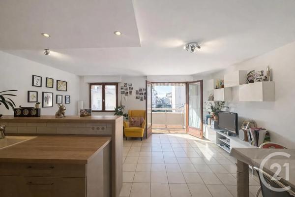 Appartement T3 à vendre  4 pièces - 82,86 m 2   AIX LES BAINS  - 73