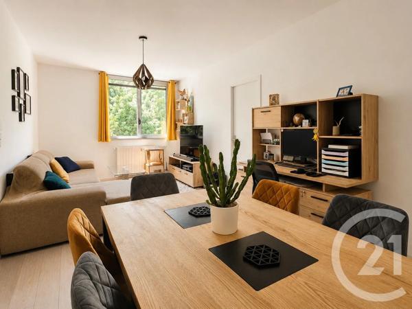 Appartement T3 à vendre  4 pièces - 82,86 m 2   AIX LES BAINS  - 73