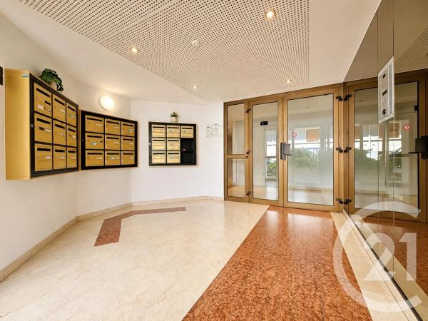Appartement T3 à vendre  4 pièces - 82,86 m 2   AIX LES BAINS  - 73