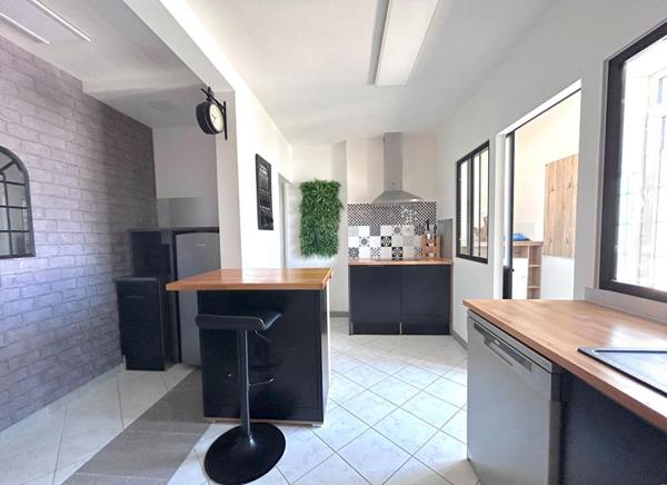 Fleuré (entre Poitiers et Civaux) - maison rénovée 2 chambres + grenier aménageable