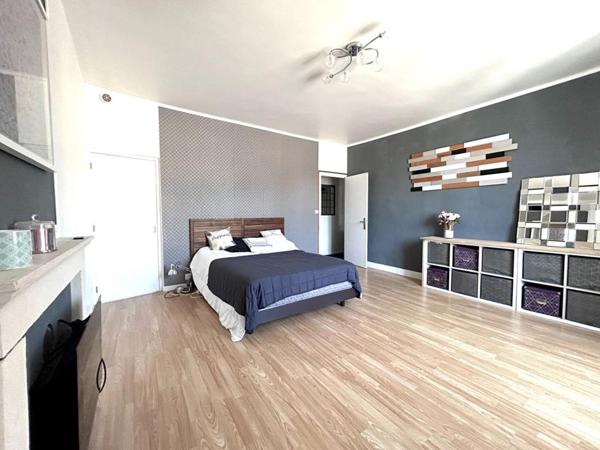 Fleuré (entre Poitiers et Civaux) - maison rénovée 2 chambres + grenier aménageable