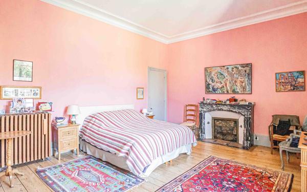 Maison à vendre    6 pièces • 430 m2 La Rochelle