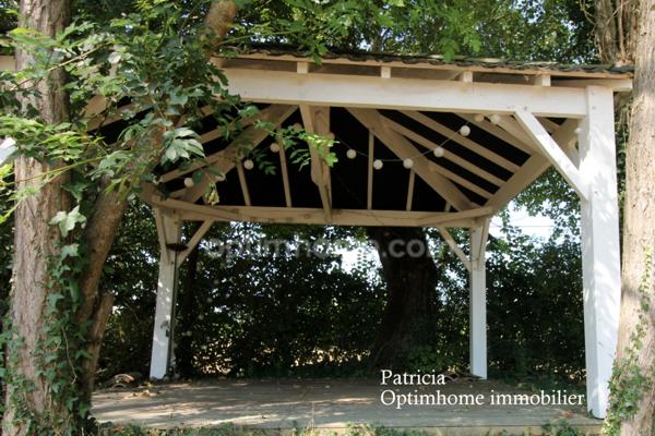 Maison haut de gamme en pierre avec son T1