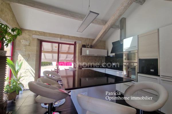 Maison haut de gamme en pierre avec son T1