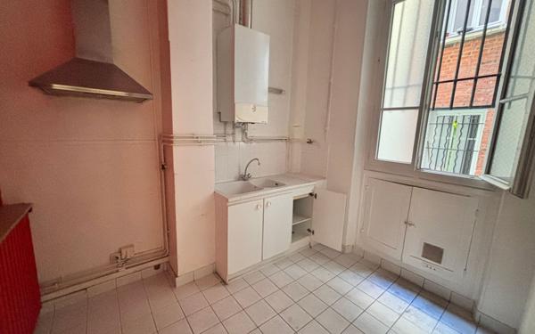 Appartement à vendre    2 pièces • 49,90 m2 Paris 17