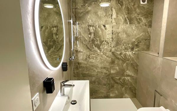 Appartement à vendre    1 pièce • 28 m2 Nice