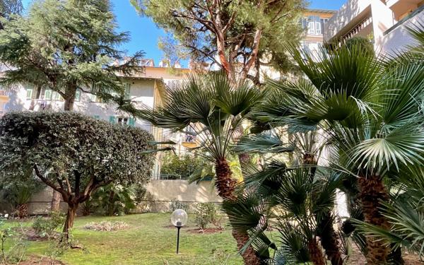 Appartement à vendre    1 pièce • 28 m2 Nice