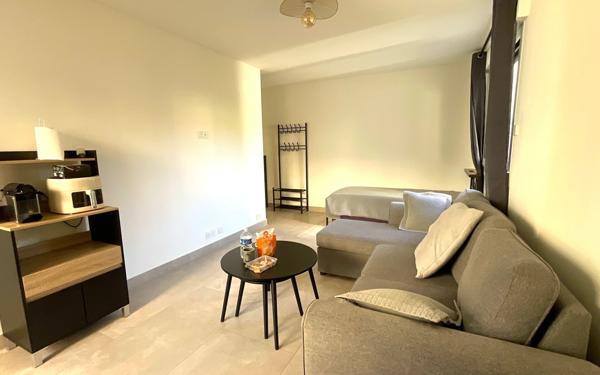 Appartement à vendre    1 pièce • 28 m2 Nice