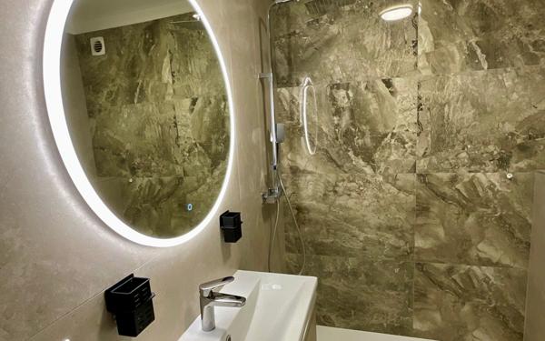 Appartement à vendre    1 pièce • 28 m2 Nice