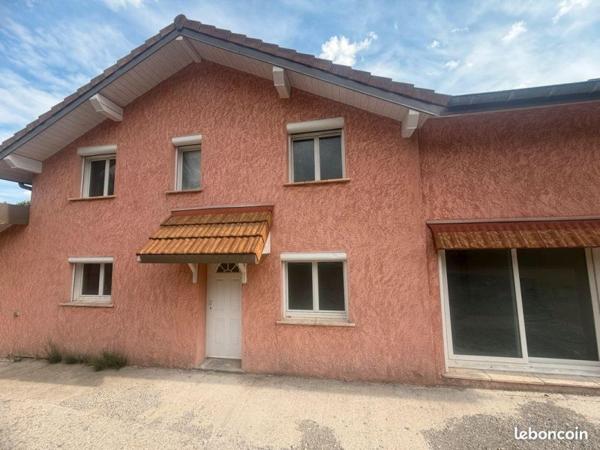 Vente / Maison ancienne à La Roche-des-Arnauds (05400)