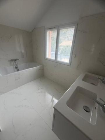 Vente / Maison ancienne à La Roche-des-Arnauds (05400)