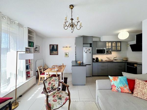 Appartement 2 chambres - Lumineux avec terrasse - Parking