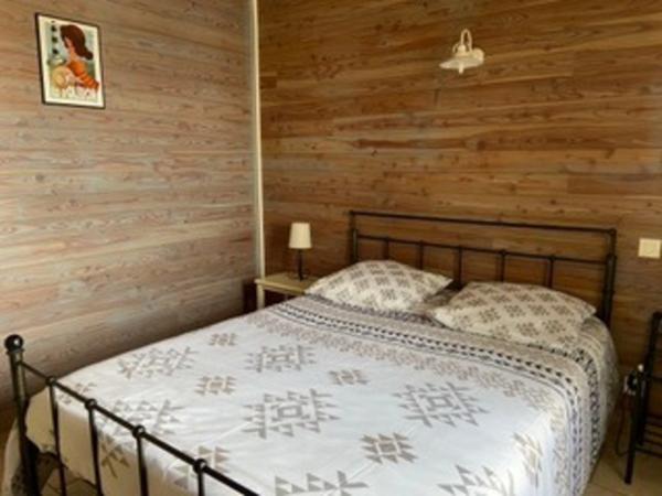 LE CHATEAU D'OLERON (17), À Vendre ensemble immobilier de rapport de 188m² 3 meublés de tourisme T3, 9 pièces